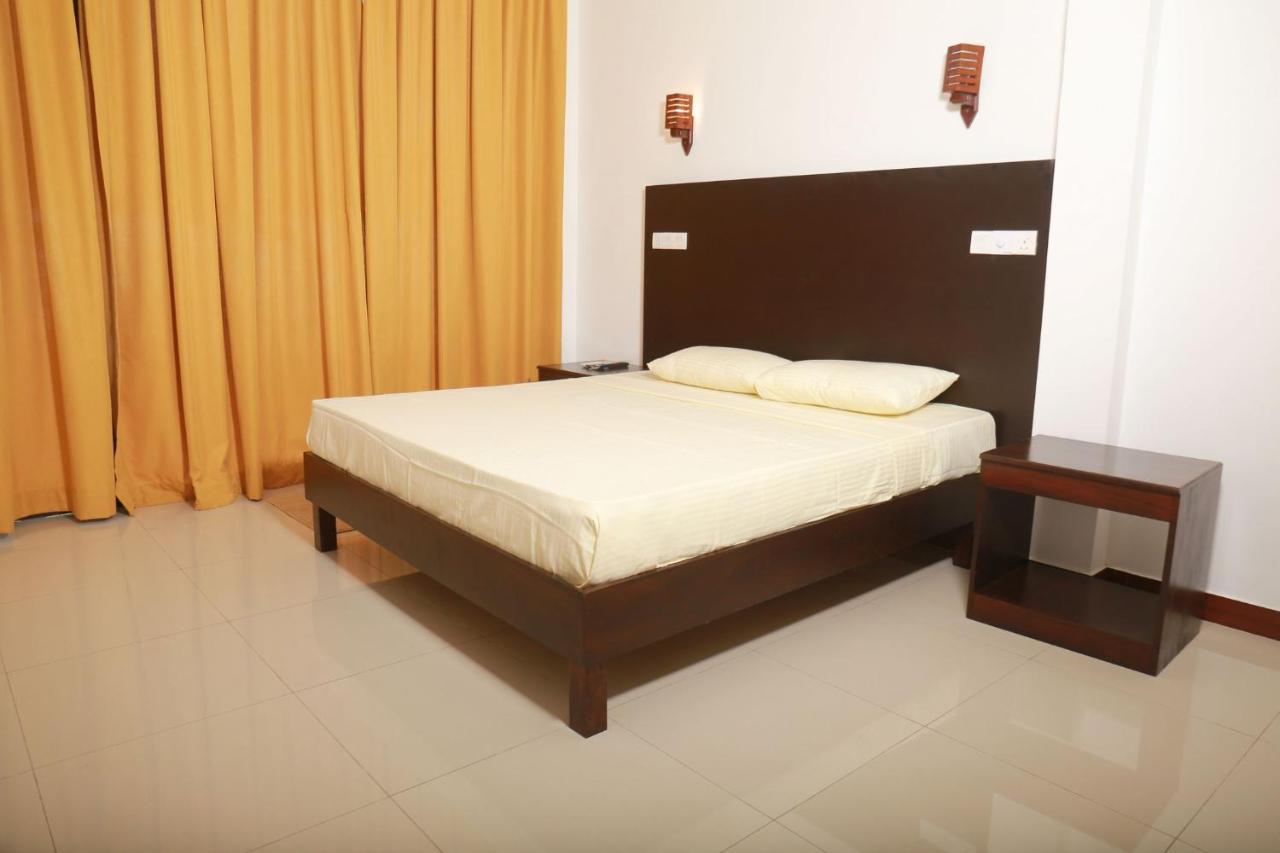 Jayaa Beach Talpe Exterior photo